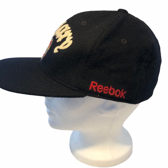 Calgary Flames mostly wool Reebok flex fit hat - Picture 5 of 8
